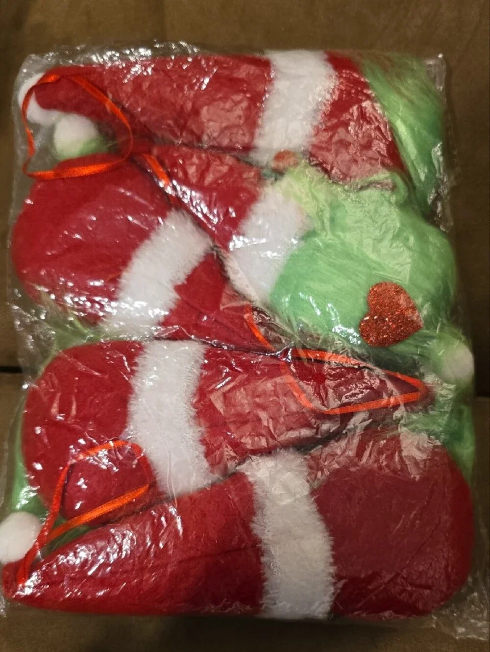 Grinch-Inspired Santa Hat Plush Gnomes. Red & Neon Green. 5 Piece Set. NEW.